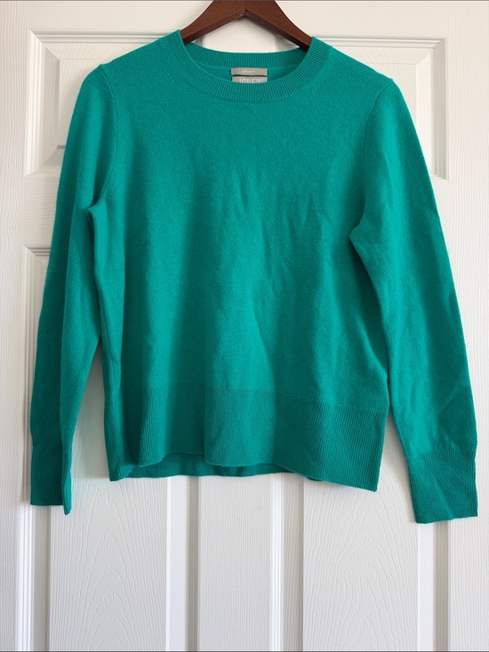 J. Crew Sweaters - J.Crew Cashmere Classic-Fit Crewneck Sweater NWT Medium 100% Cashmere Style BA40